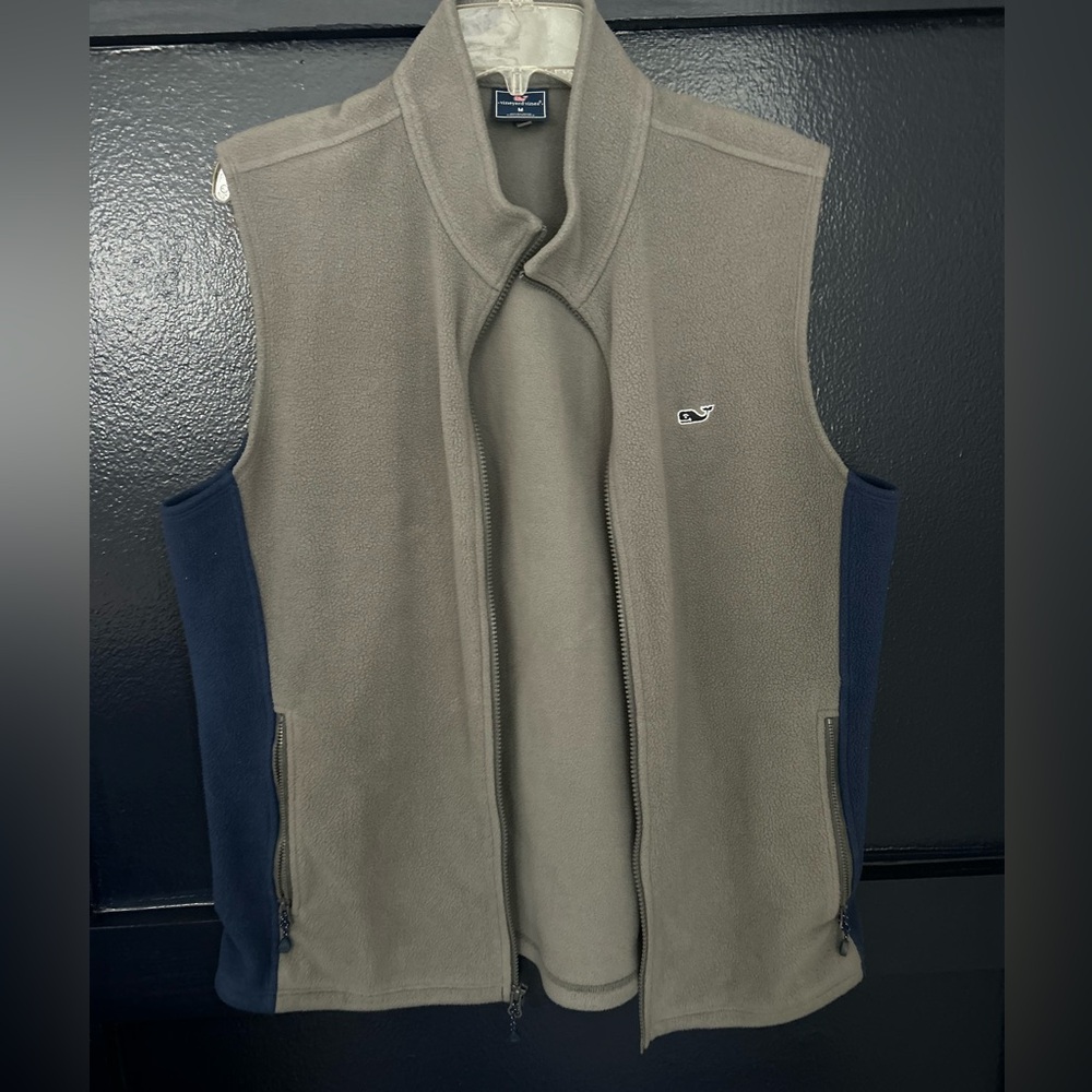 Men’s vineyard vines vest